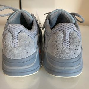 Yeezy boost 700 ‘Inertia’ brand new